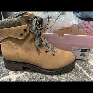 Women’s Fashion Hiking Boots